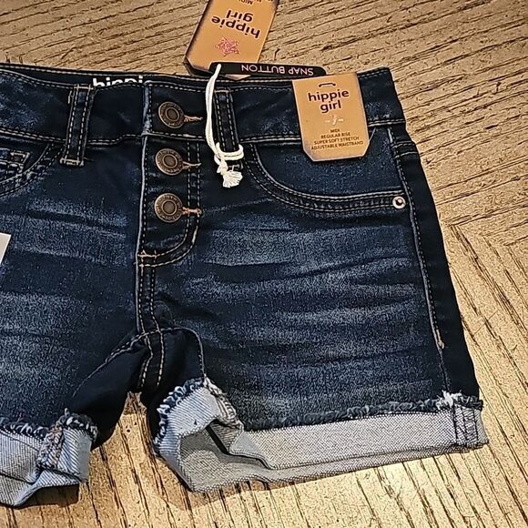 Girls Jean shorts size 7 NWT snap button, adjustable waist, soft and stretchy - Picture 3 of 6